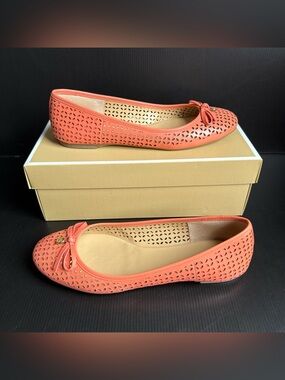 NIB Michael Kors Olivia Flat Pink Grapefruit Leather Shoes Women’s Size 9.5